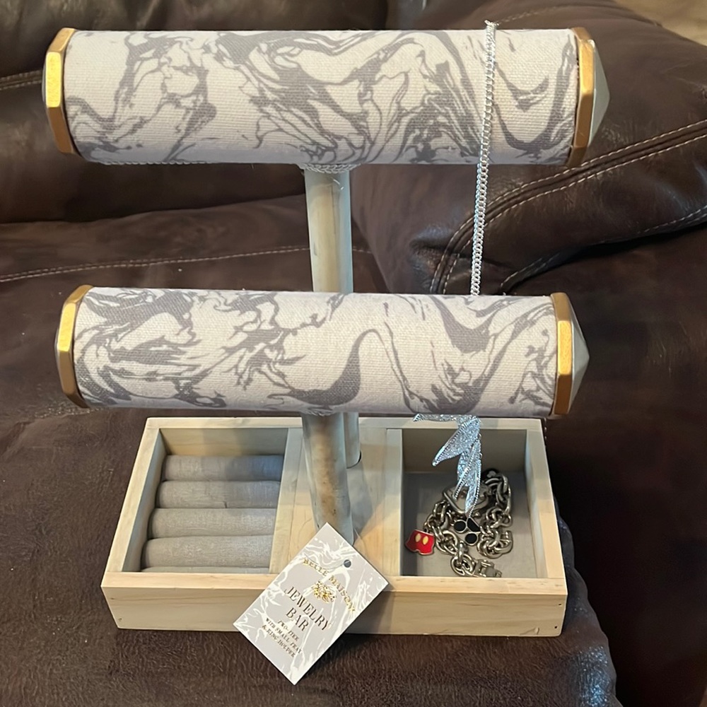 Jewelry organizer